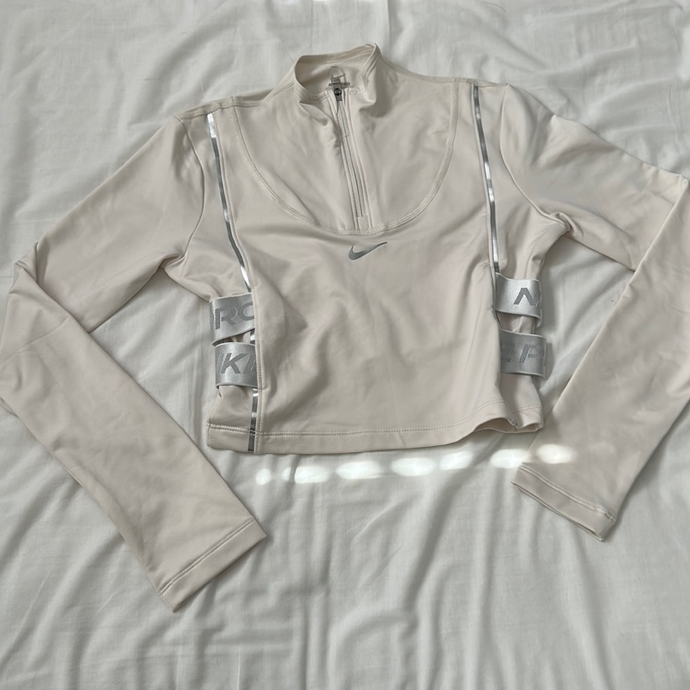 NIKE PRO HYPERWARM LONG SLEEVE HALF ZIP TRAINING CROP TOP